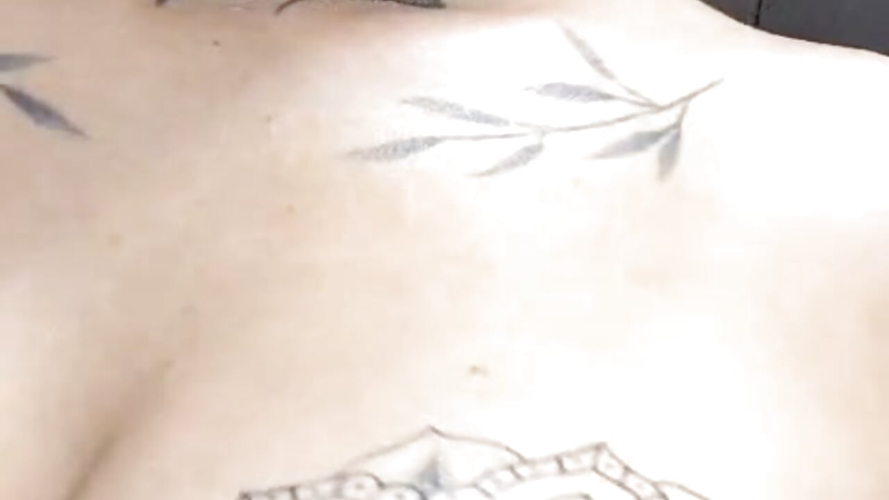 Look my tattoes - vidéo du modèle de showcams Sol_Baker