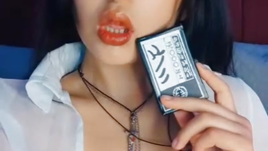 a little gift - video di Jade_rous modella di cam