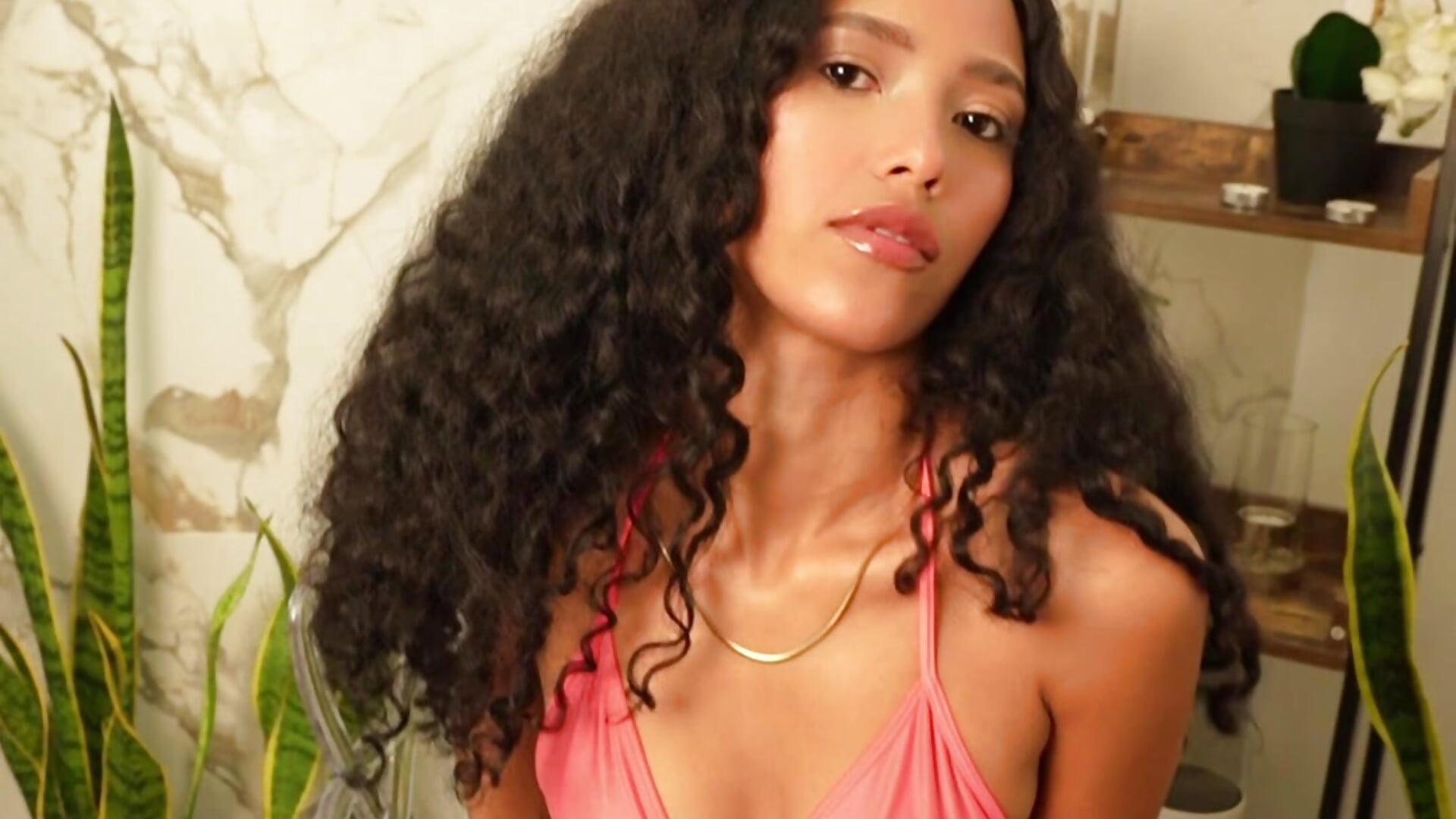 In the shower 🥵 - KiaraCurly adlı kamera modelinin videosu