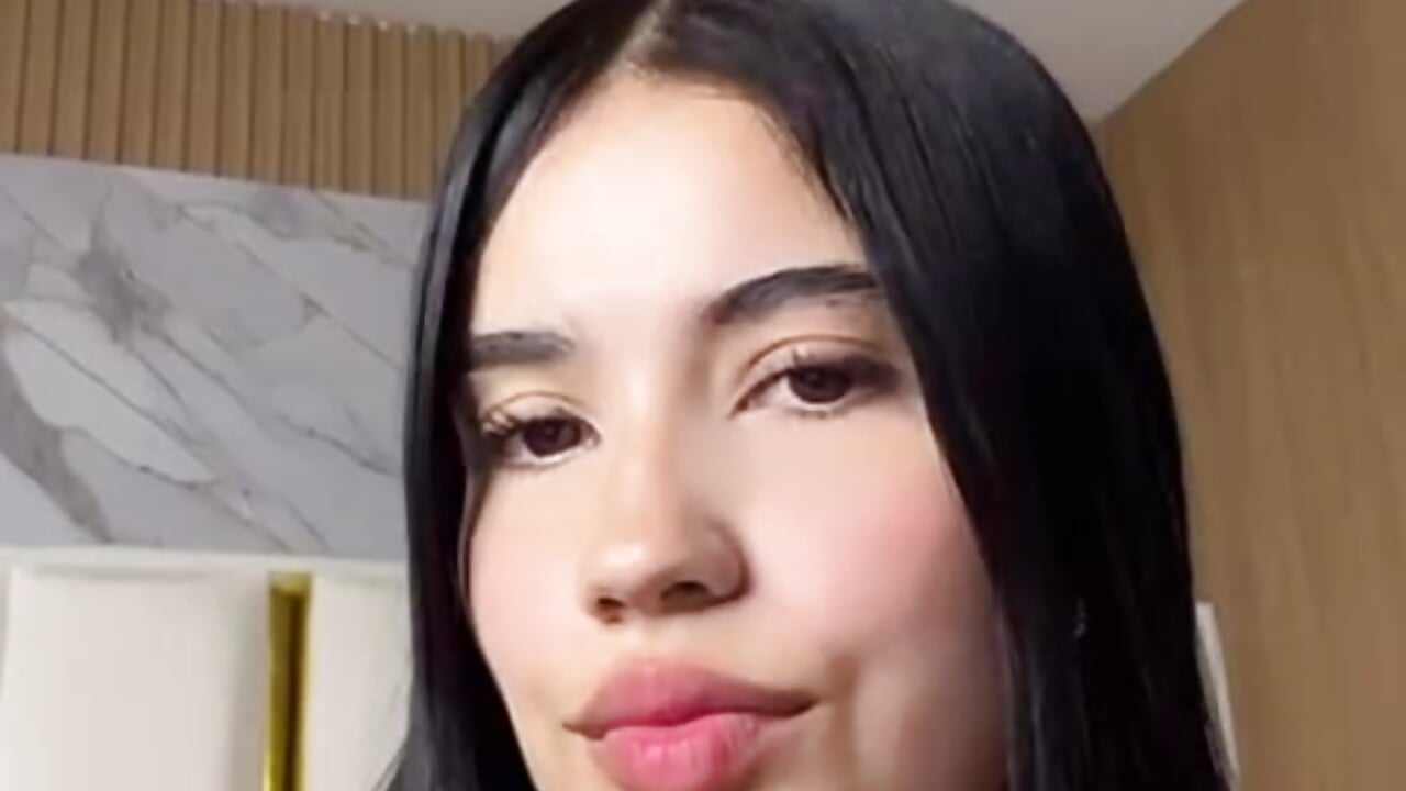 Kisses for you ❤️🔥－カメラキャストのLucy_engelの動画