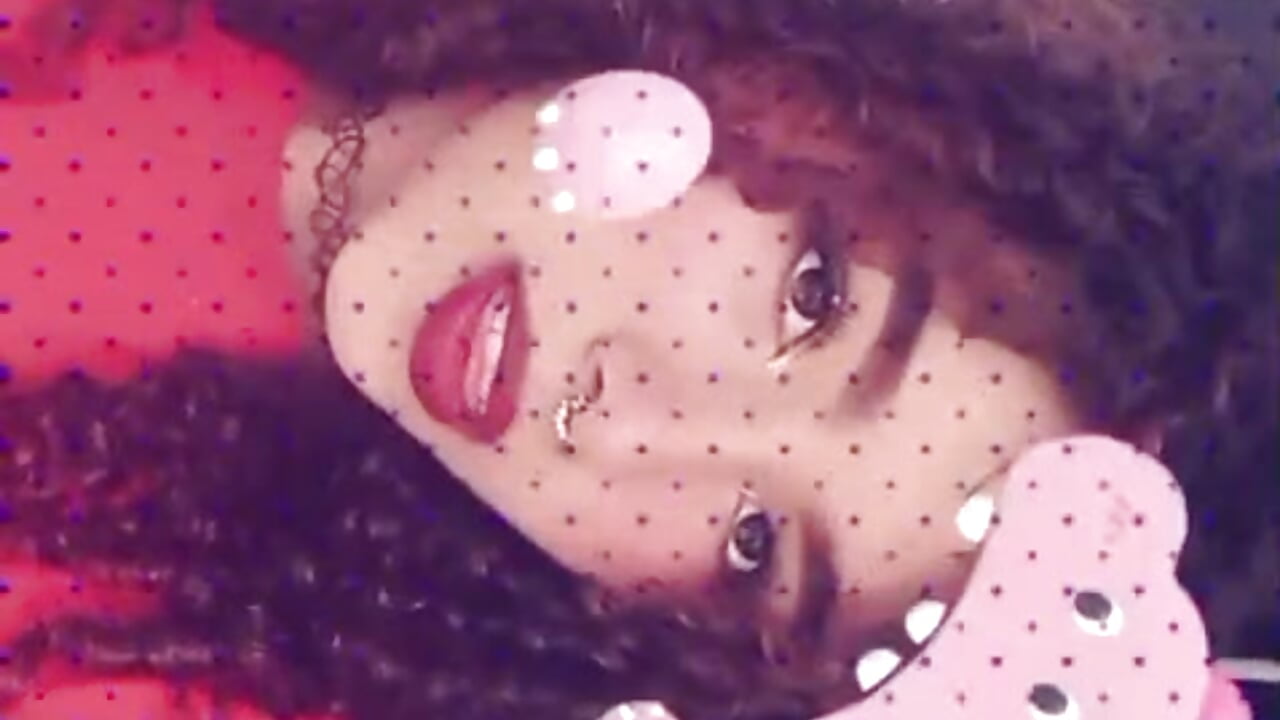 hiii - video CoralineRed kameramallilta