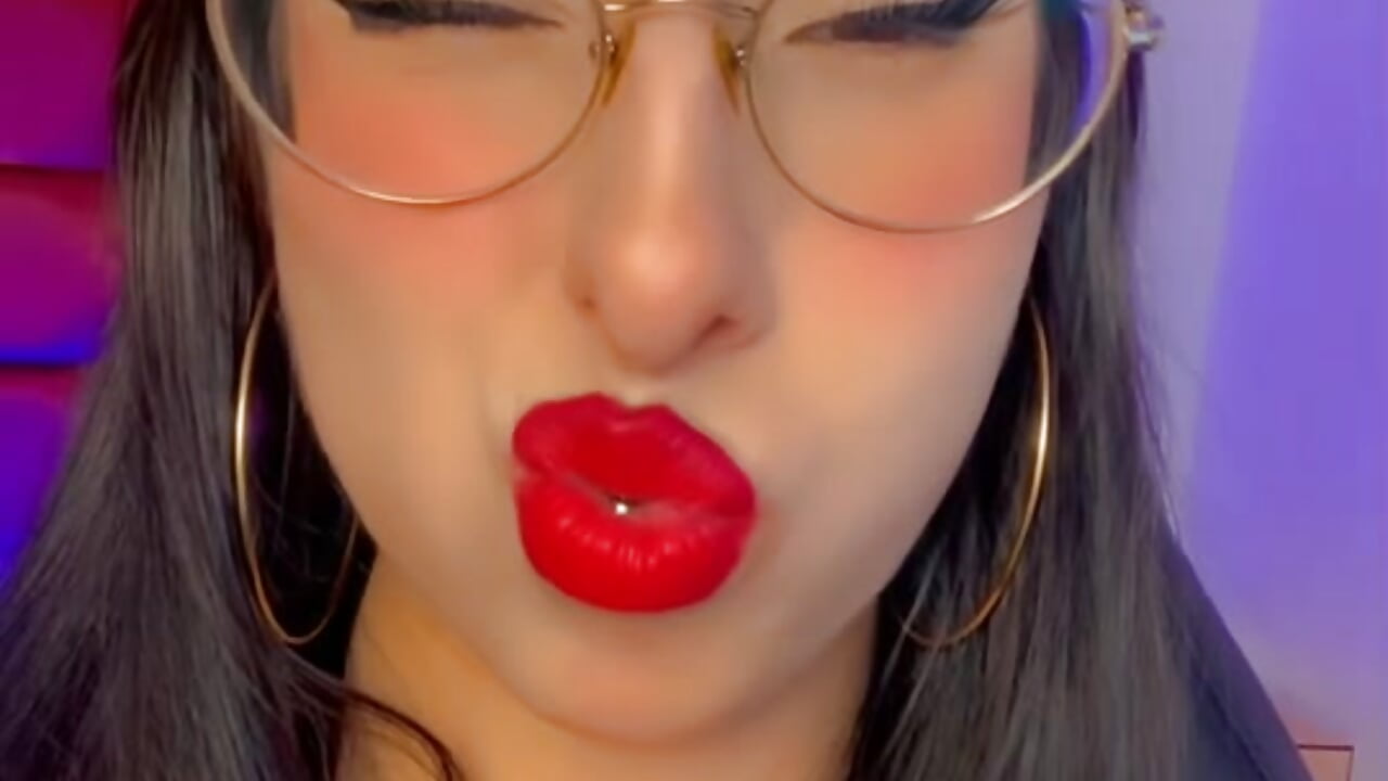 Kiss - video by mazi__keen__ cam model