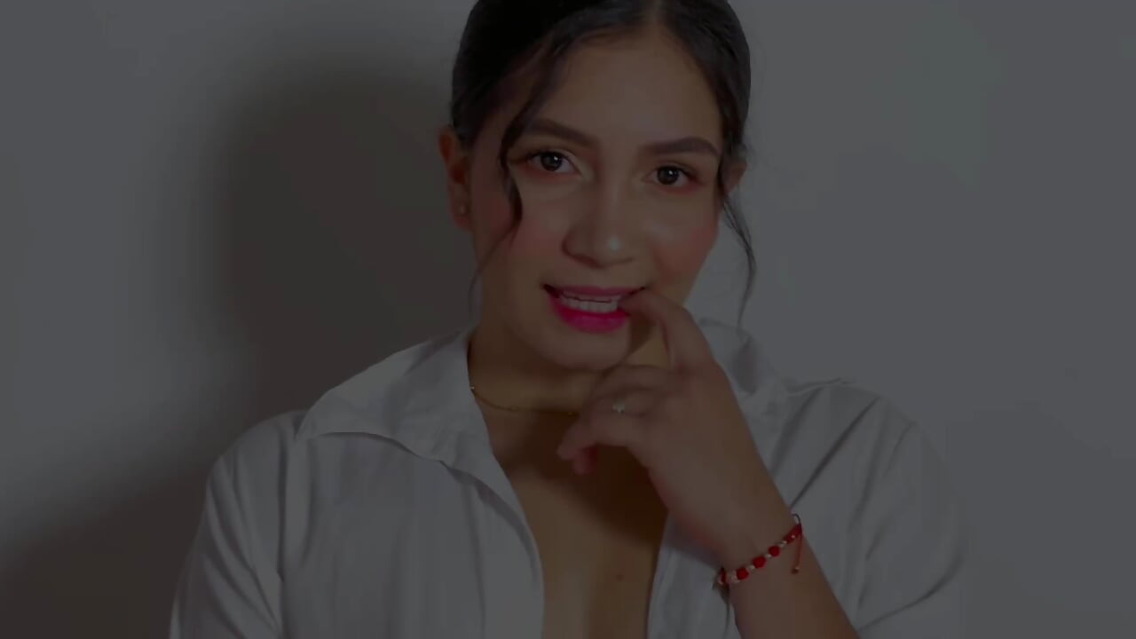 WELCOME TO MY PAGE💗 - فيديو من Sara_Zuluaga موديل الكام