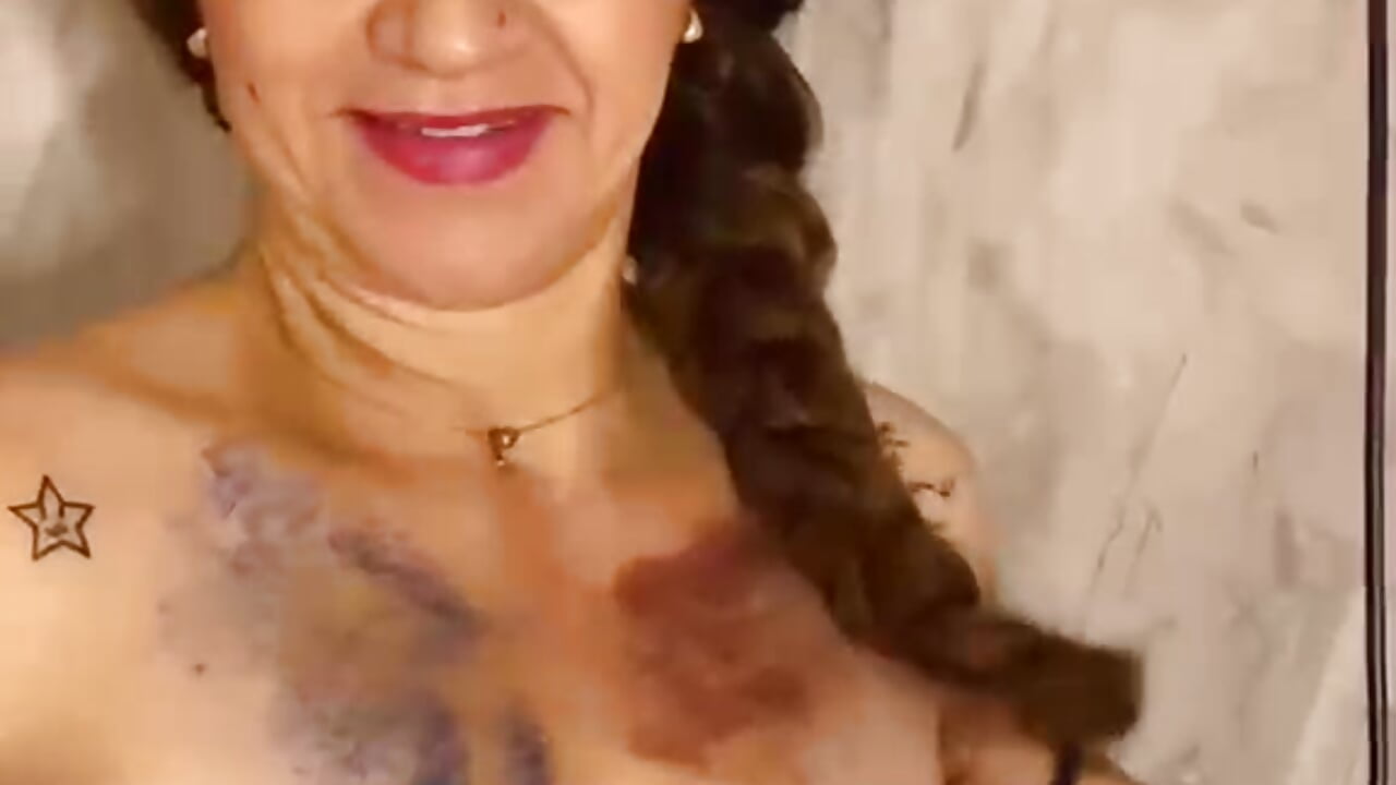flirtatious and direct 🍷🍷－カメラキャストのMilf_Dripの動画