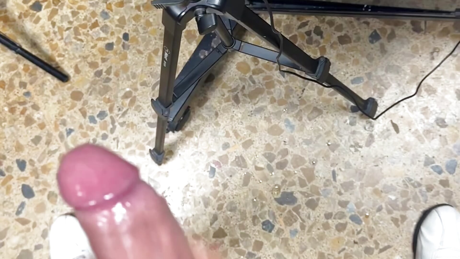 Frotándome un poco - video by jarodhaiden32 cam model