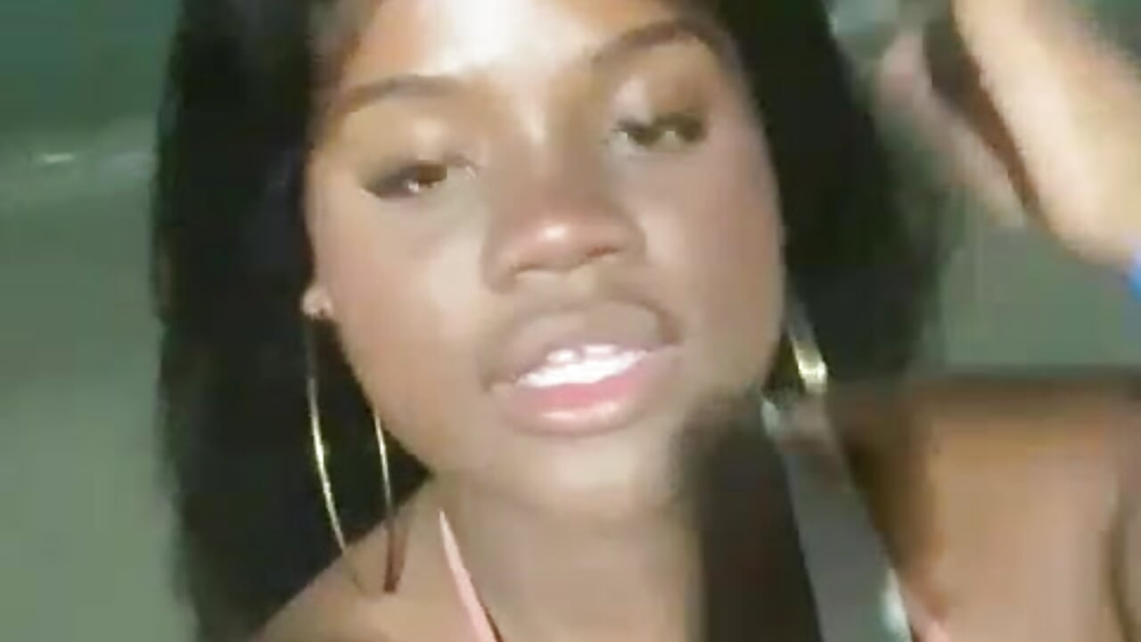 I love the sea ❤️ 🌊－カメラキャストのYourLiaa_の動画