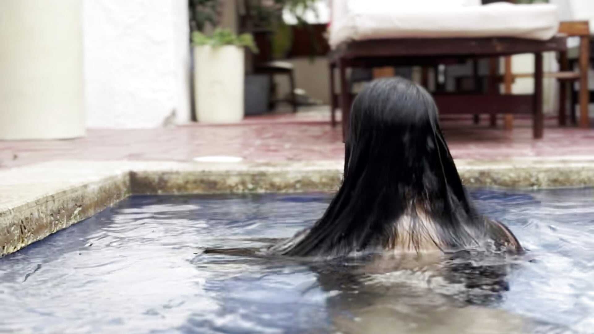 In the hotel's public pool - video by imemilybae cam model