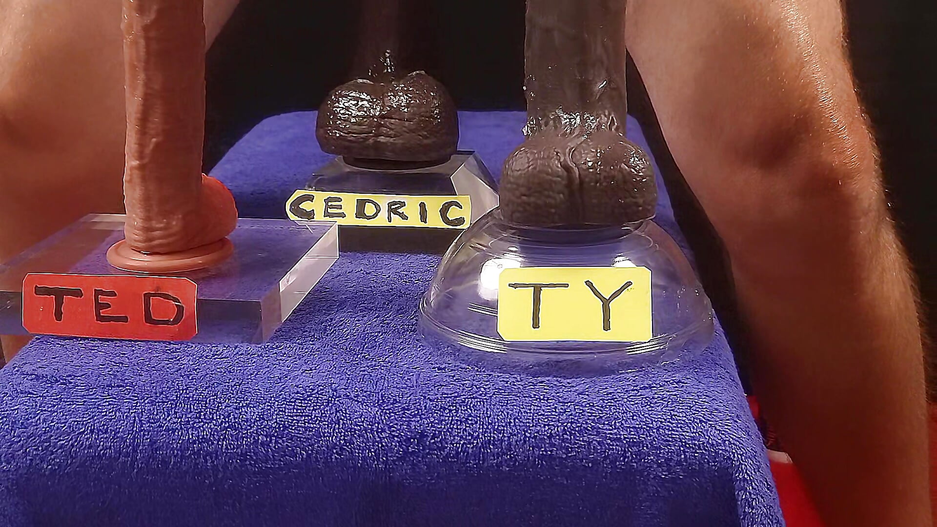 White Boys ⚡ Black Boys - video di FantasyMan-BiWM modella di cam