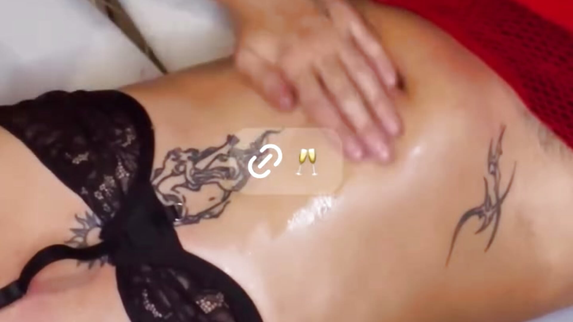 Mojada 💦 - video __________Milka kameramallilta