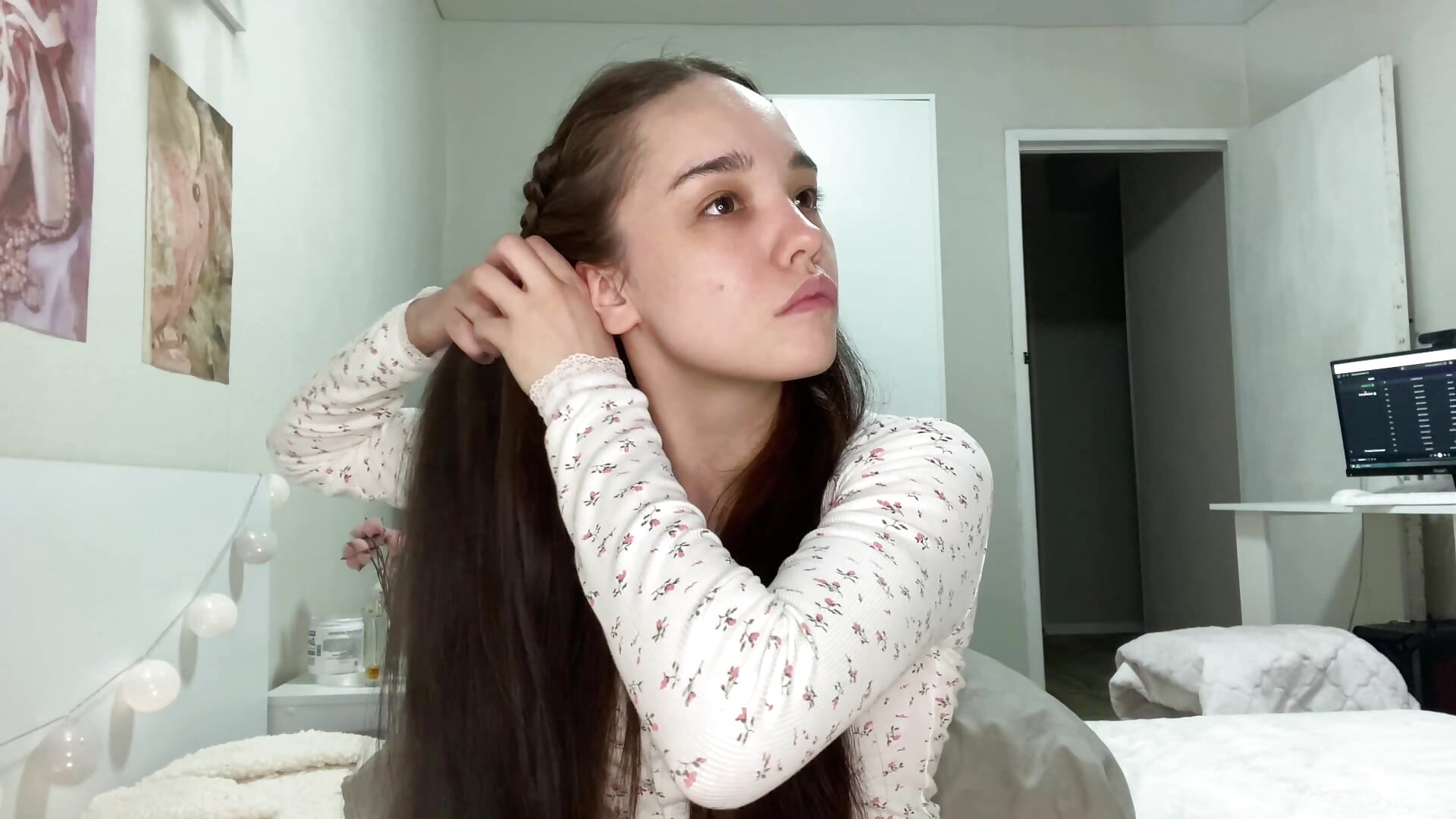 Take Care of my Long hair to go to bed - فيديو من Milly_Lane موديل الكام