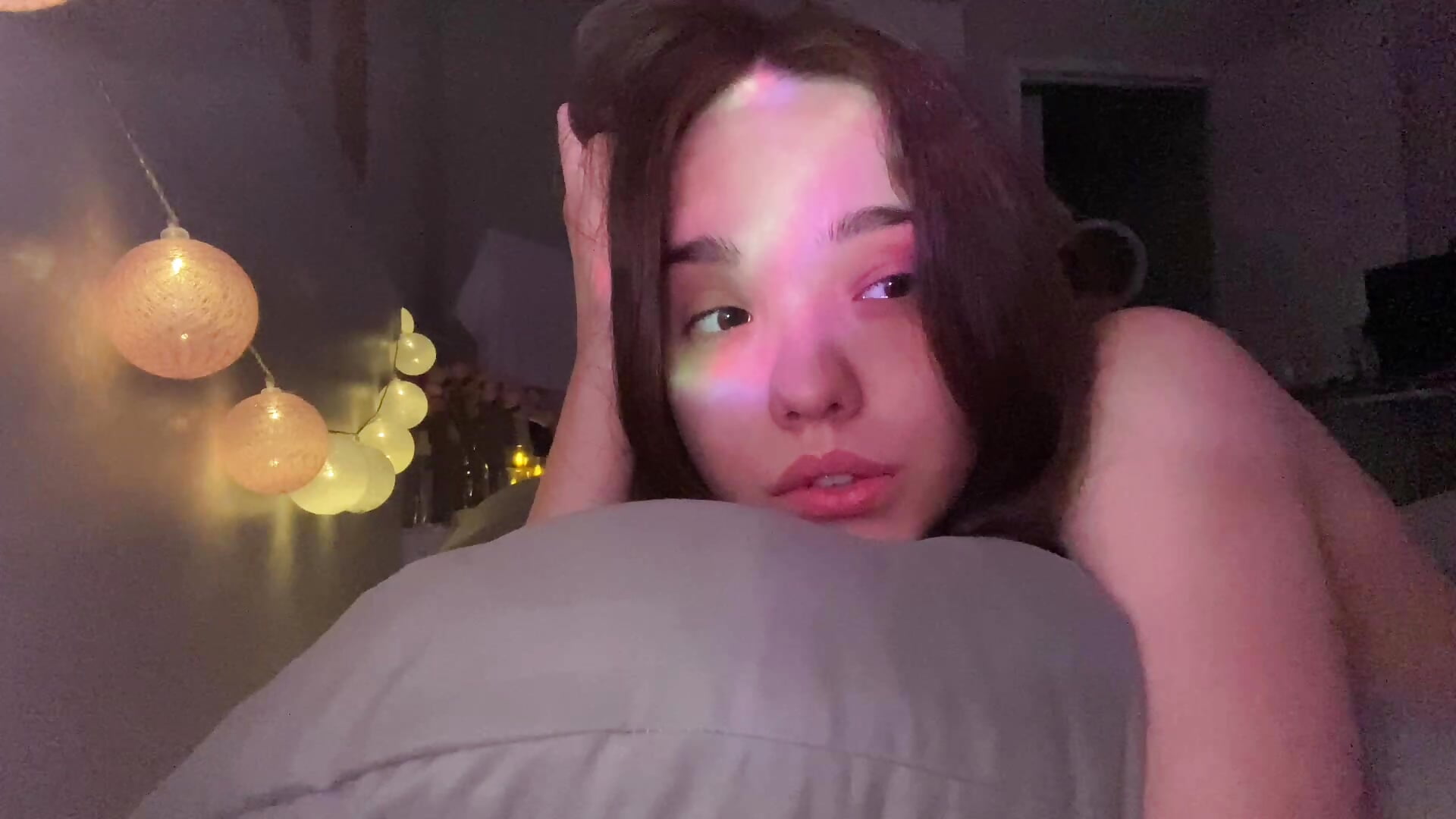 singing lullaby to you - clip cu Milly_Lane model videochat