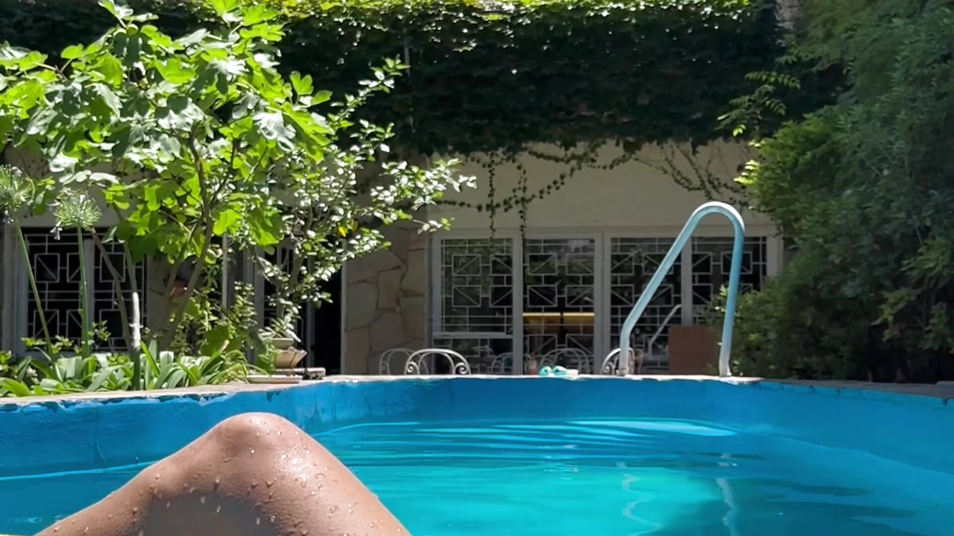 Summertime - itstherealmina 캠 모델의 동영상