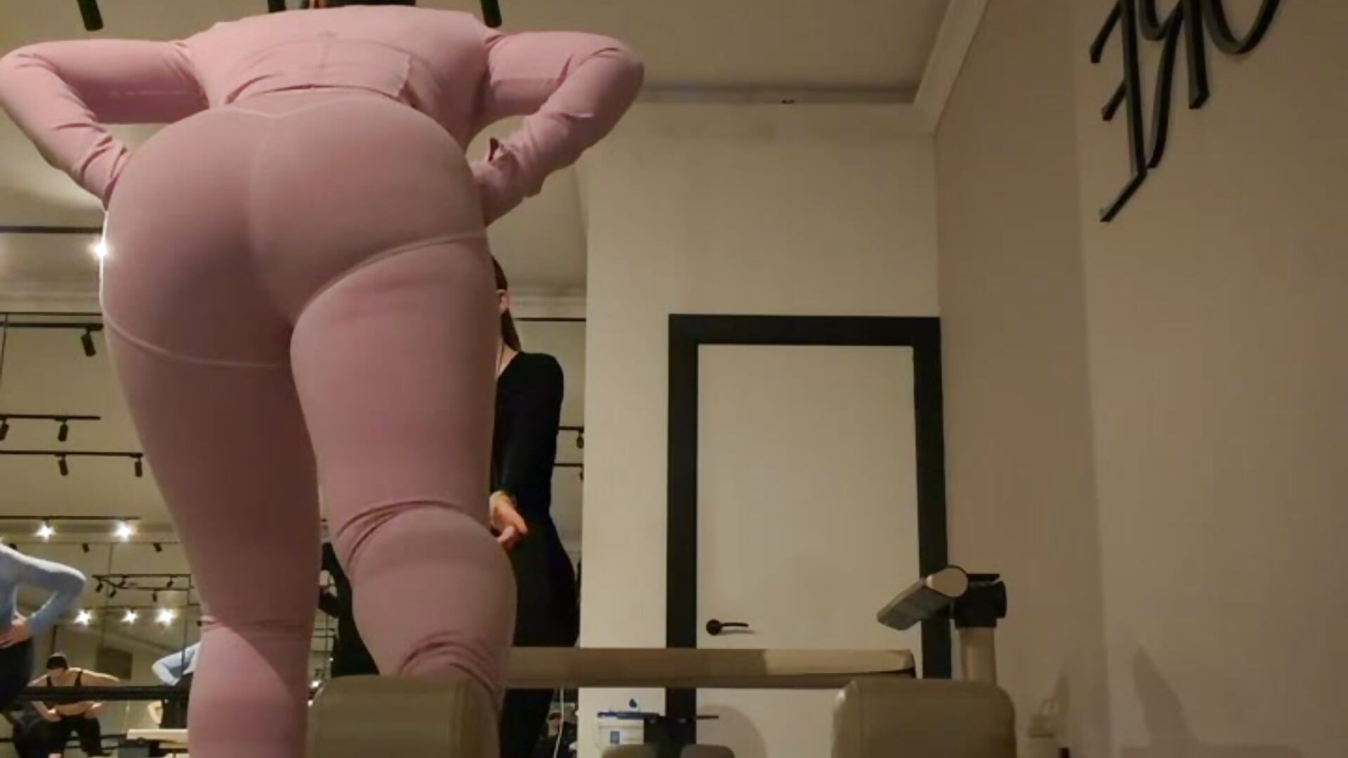 Booty progress - vídeo de la modelo de cam Saskia_xx