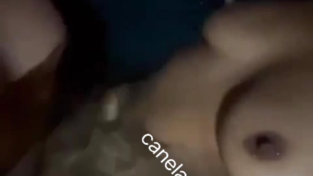 “Do you want to be like this with me?” - vídeo de la modelo de cam Canelaxx