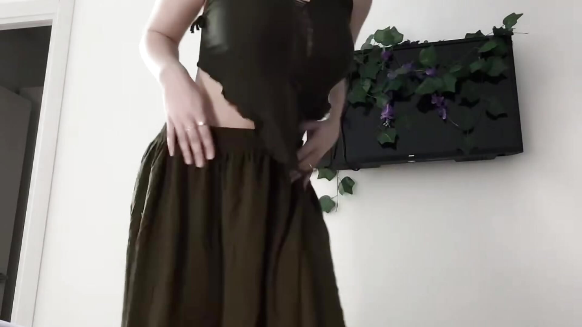 A drop of spring - clip cu EunTurton model videochat