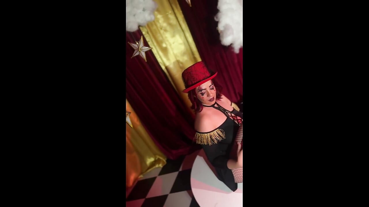 The Freak Show Begins🎃🎪 - Isa_dumont 님의 동영상