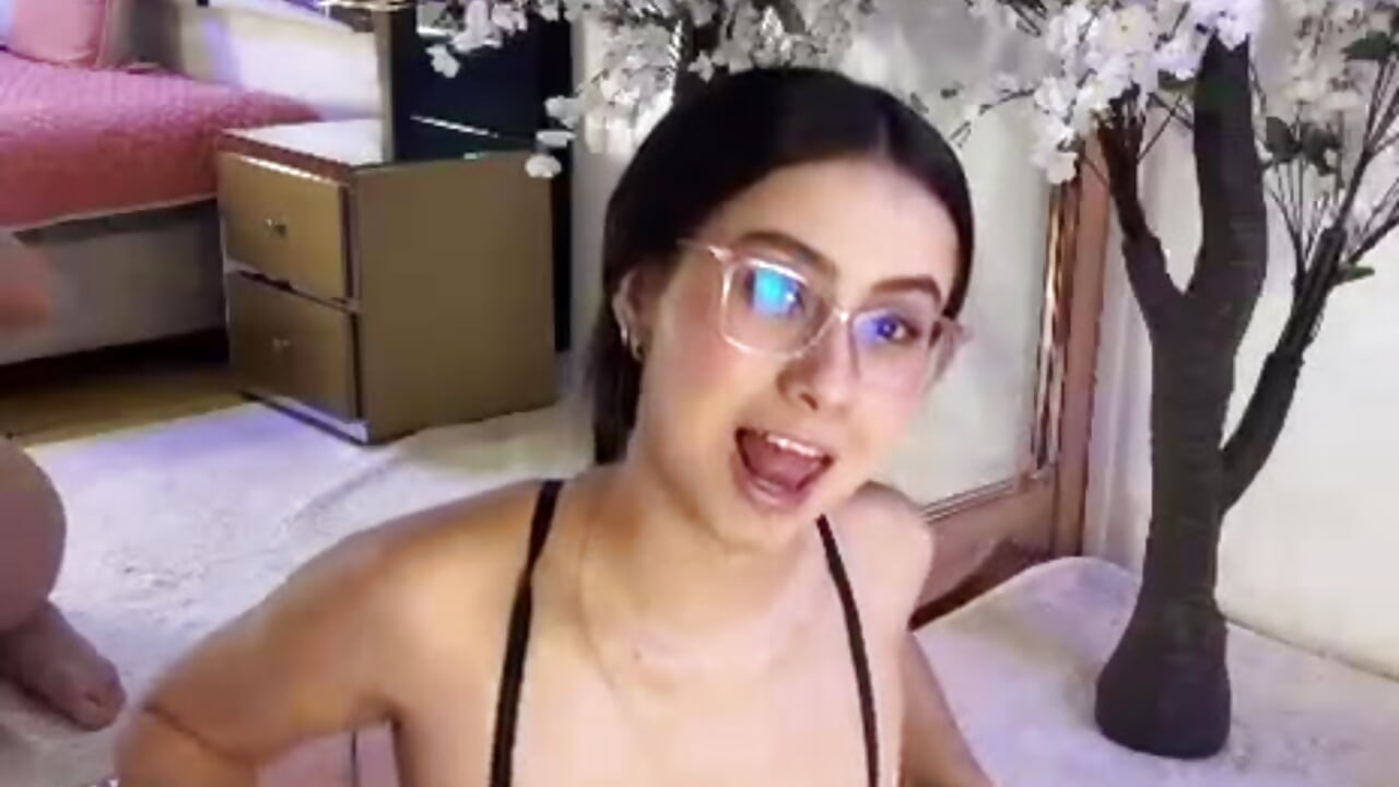 burning tight pussy 🔥🥵 - video by Victoriacooper1 cam model