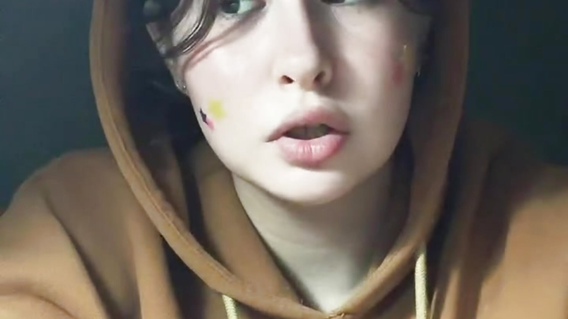 Do you like my new lipsing? – video od webkamerové modelky TealTeatime