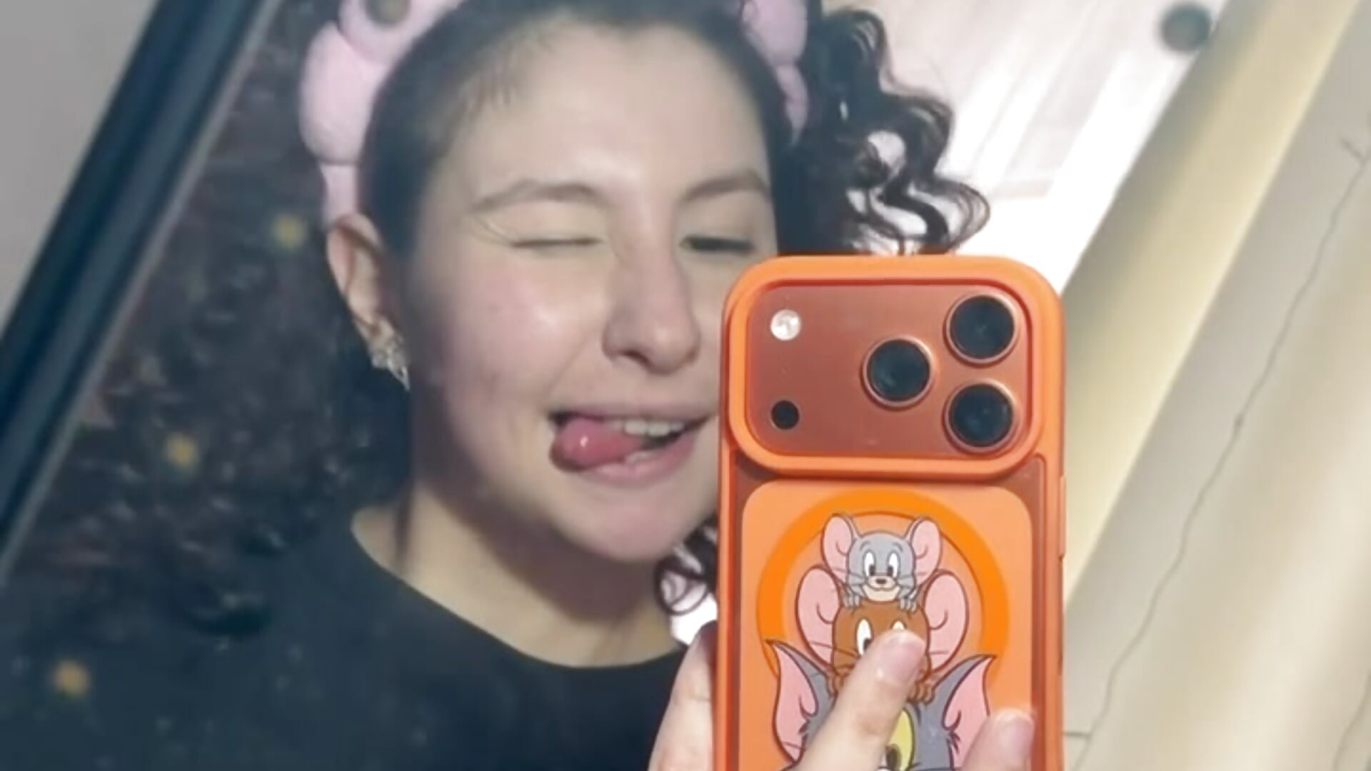 Baby Doll ^^ – video od webkamerové modelky TealTeatime