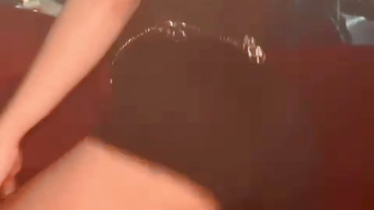 I want you to see my ass bounce🍑🔥 - Vídeo de aileenrosehh, modelo de vídeos