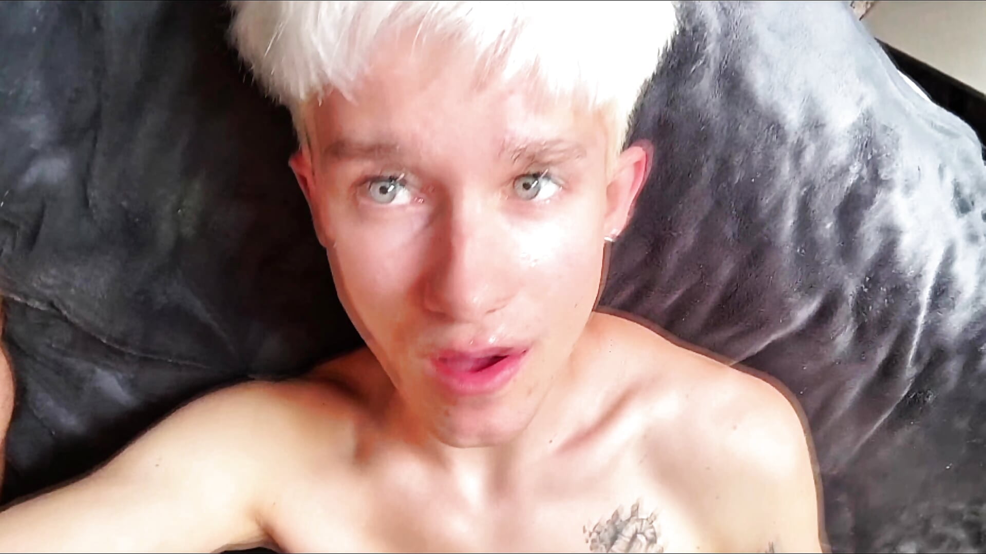 Join the fan club and watch over 30 full videos - AlphaTwinks主播的视频