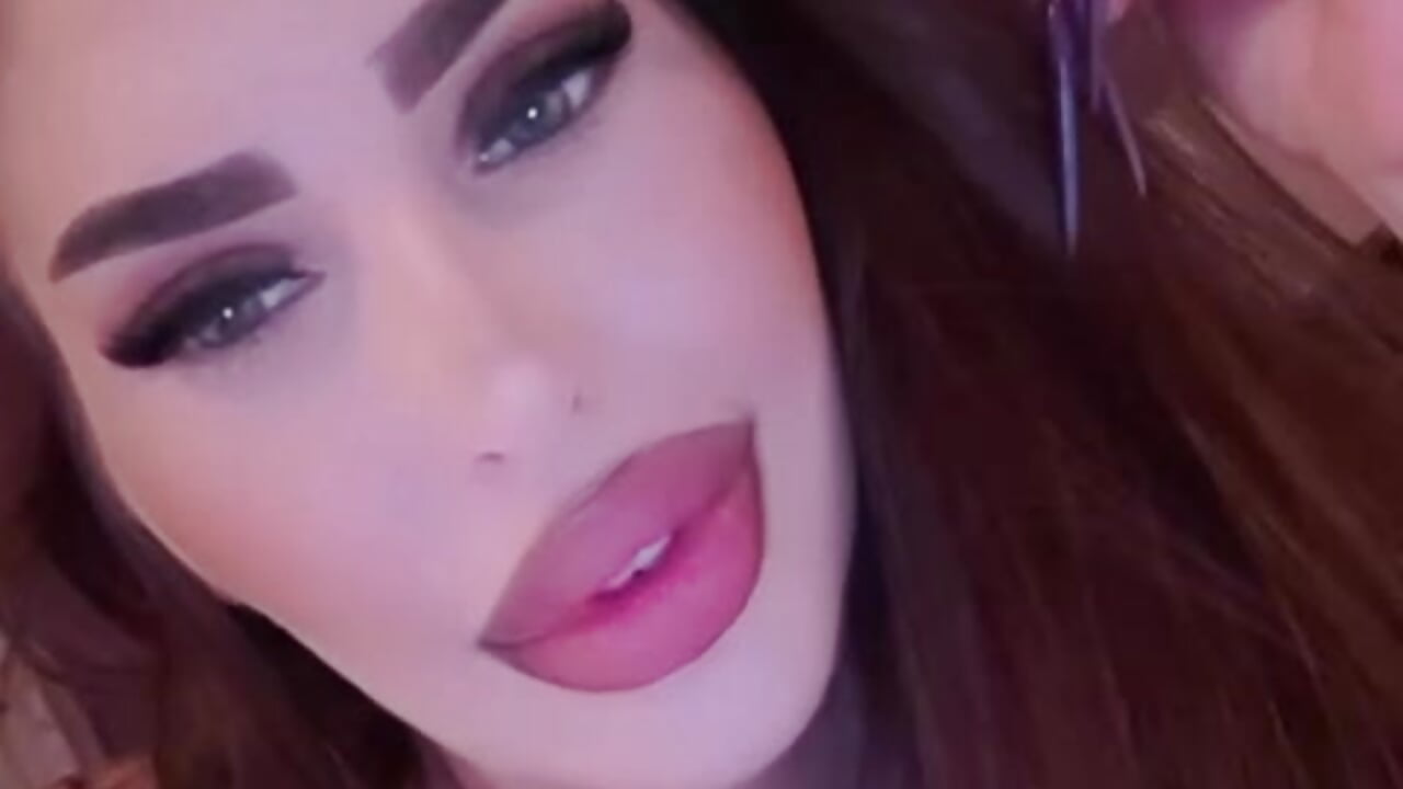 Me - BurgundyMuse adlı kamera modelinin videosu