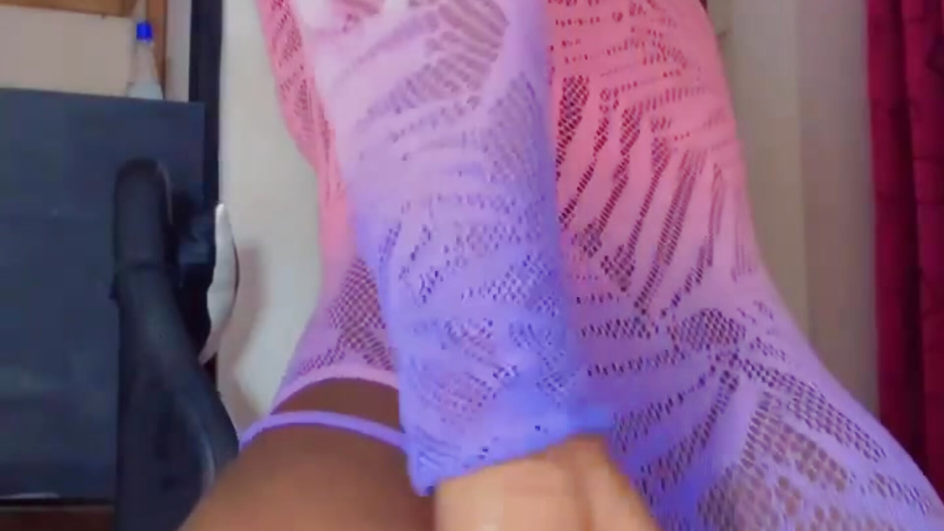 Fucking My Dildo – видео вебкам-модели laaura_dolll