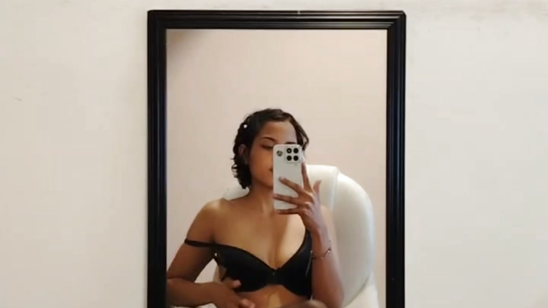 Sarah 😈 – video od webkamerové modelky Sarah_Savagee