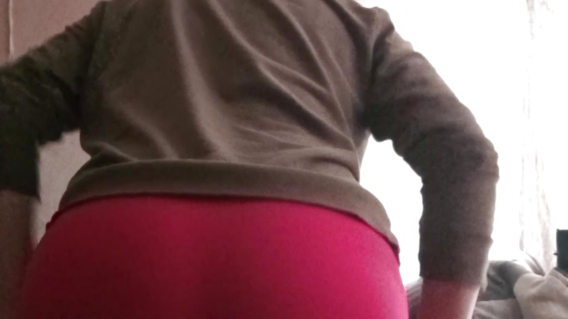 cOw-B0Y adlı kamer modelinin viral videoları:  1127