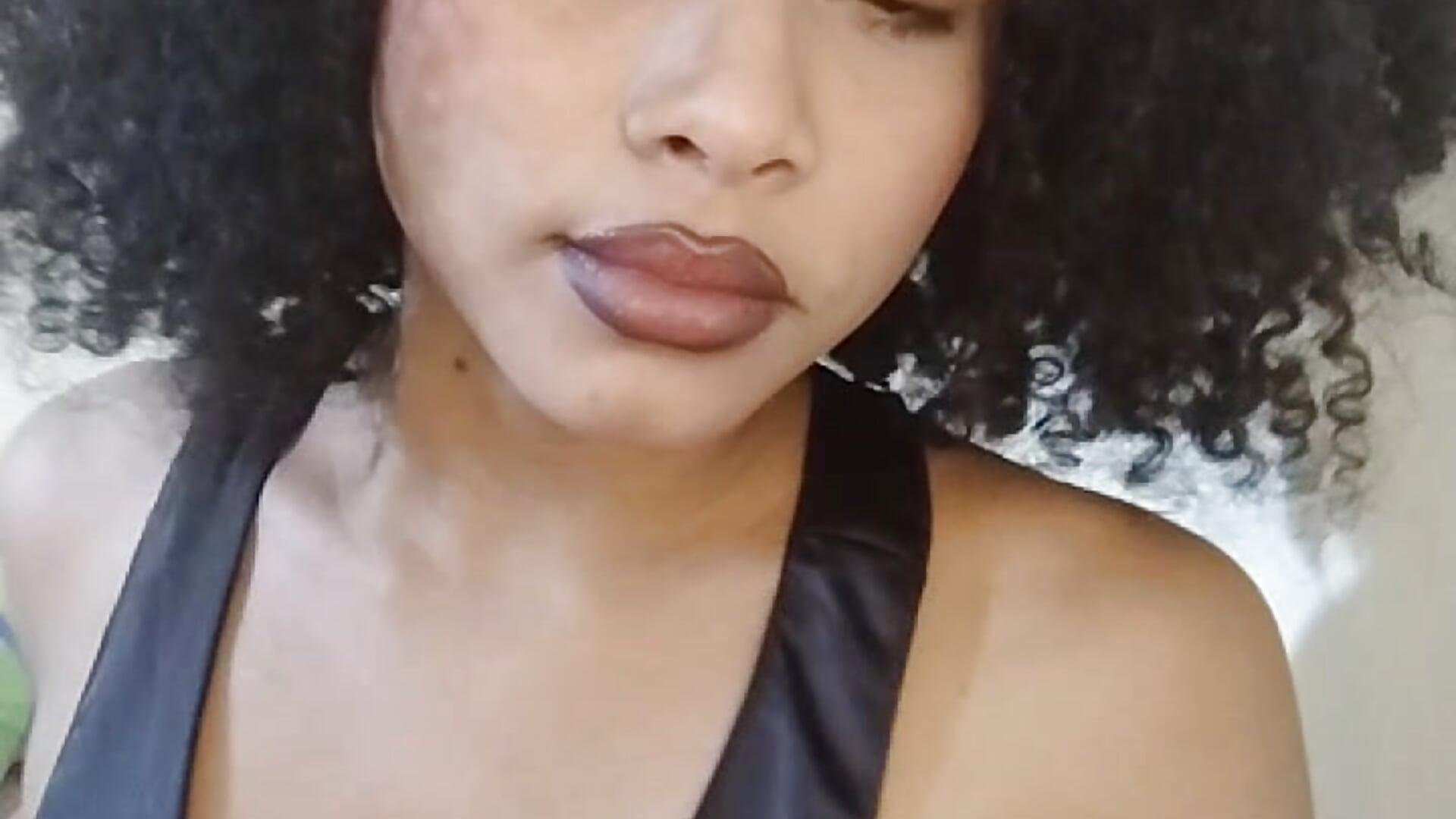 Yoselin - video oleh model kamera Larita_curly