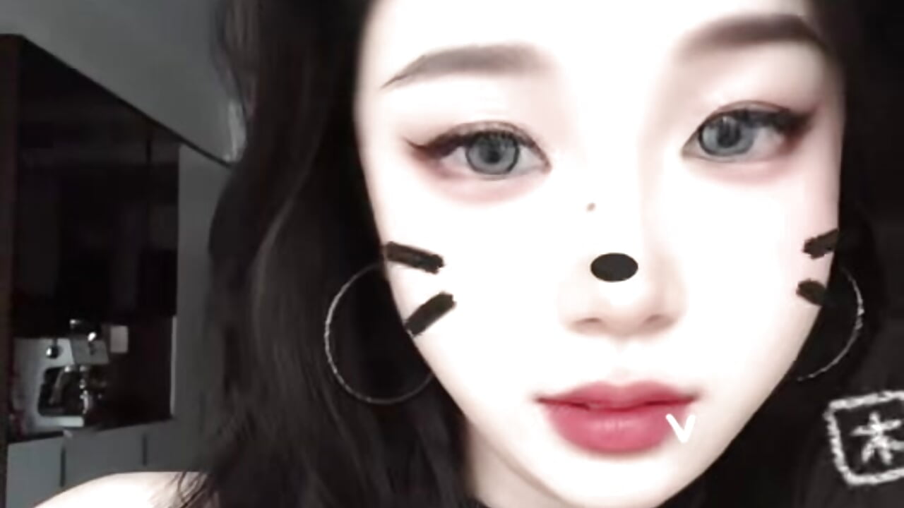 鱼儿 - 視頻由 ty_0002 主播提供