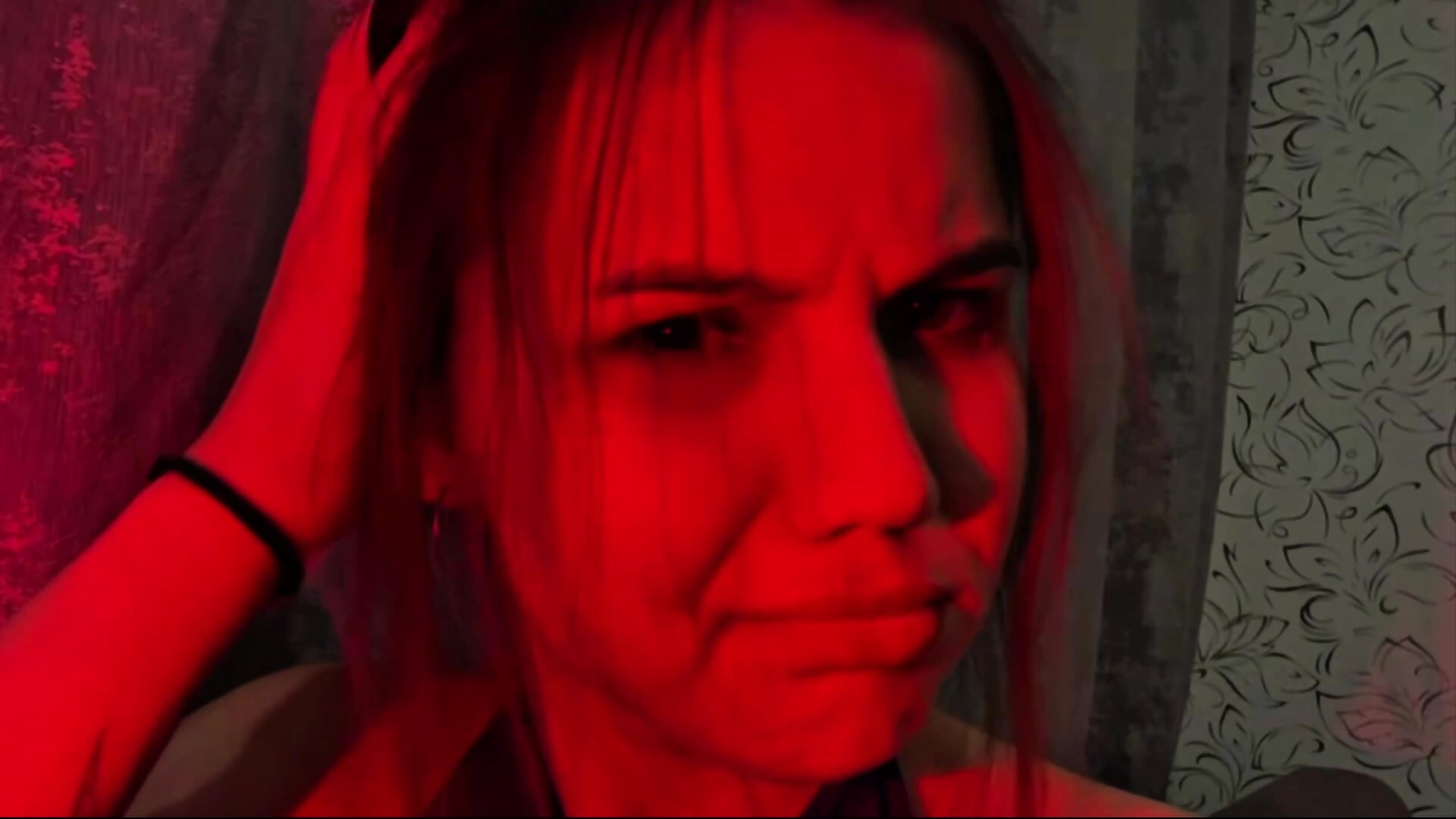Red light🩶 - video by Aurora_Breeze cam model
