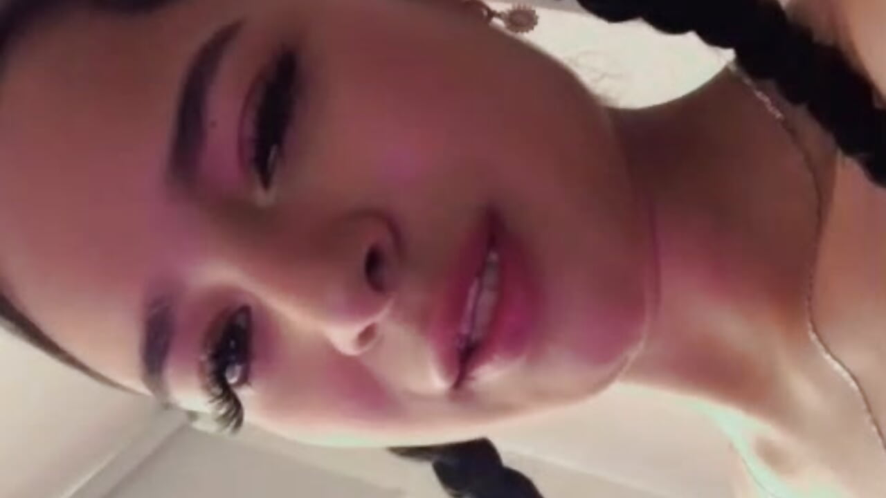 WhatsApp Video 2026-03-06 at 7,09,49 AM – видео вебкам-модели _nixa_