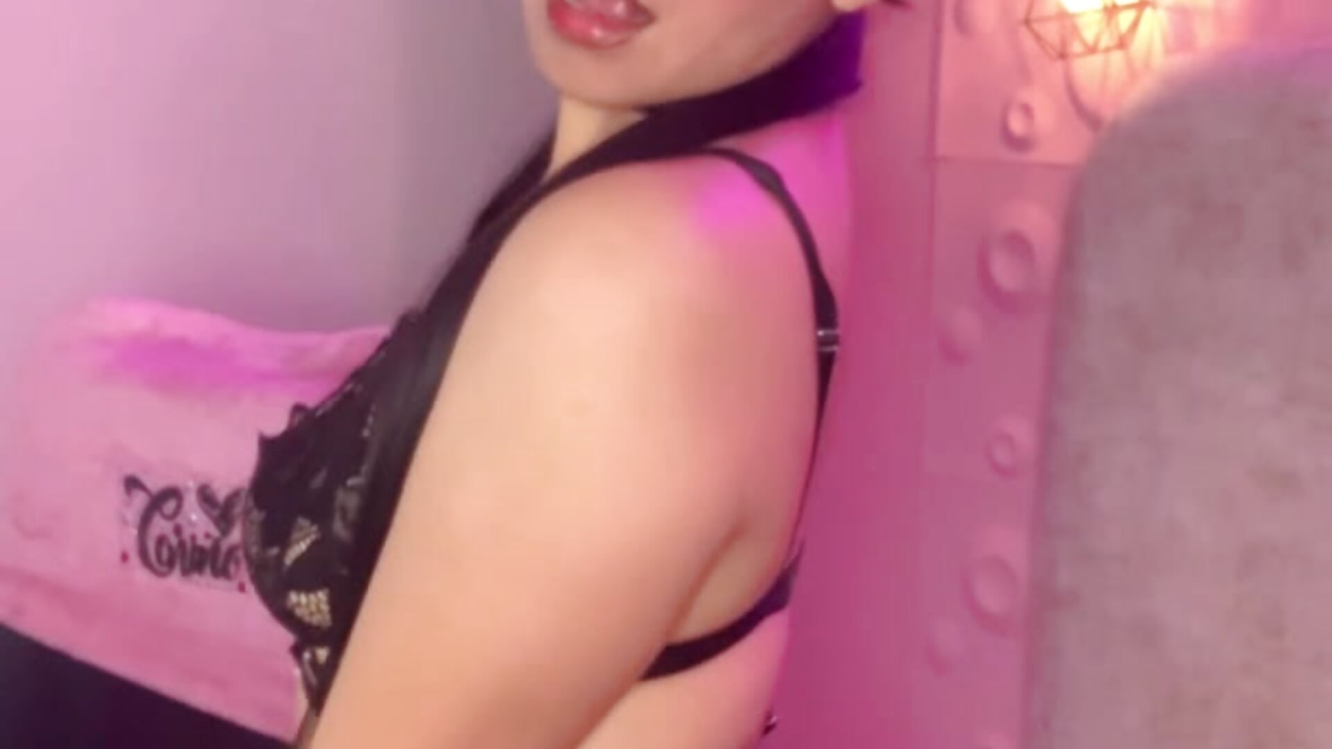 Your naughty kitty😻 - vidéo de Chloe16_
