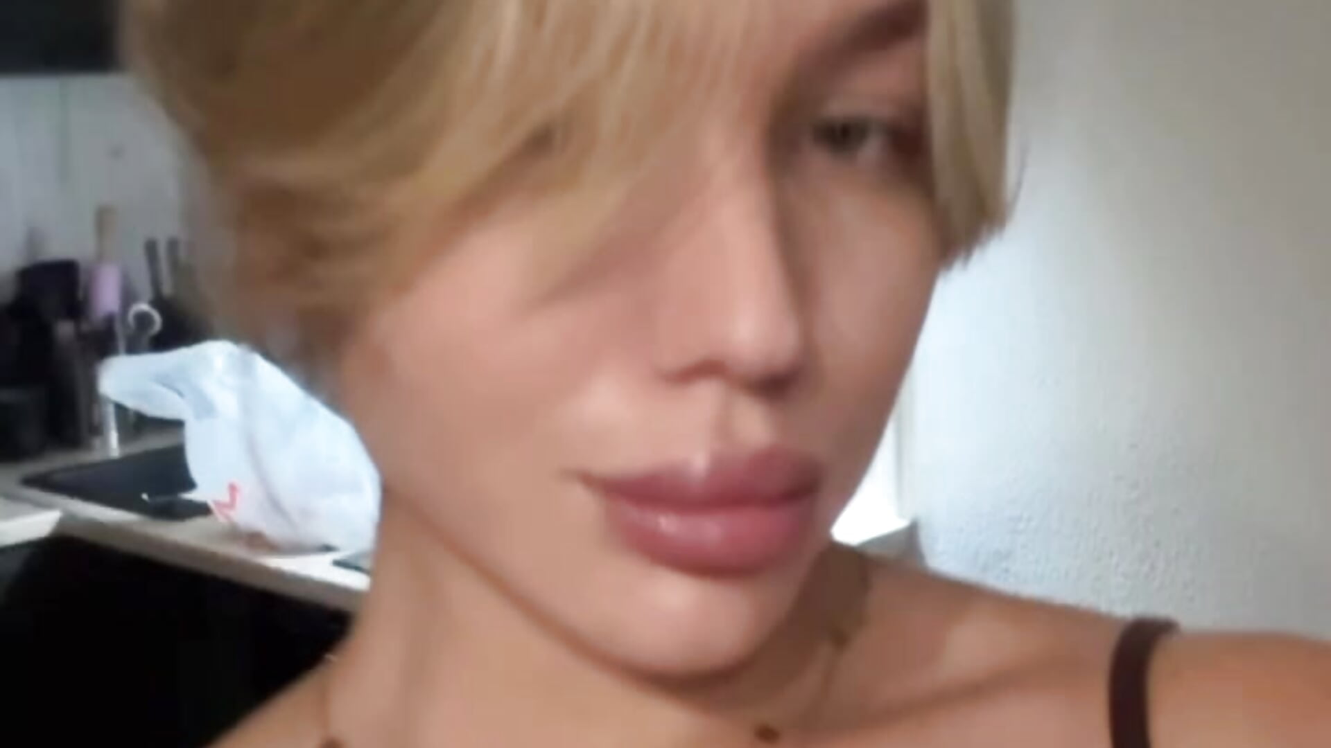 just me - video av Emily_Greys cam-modell