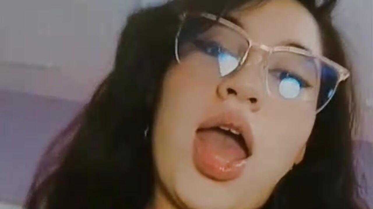 come here - 視頻由 YayaQueen 主播提供