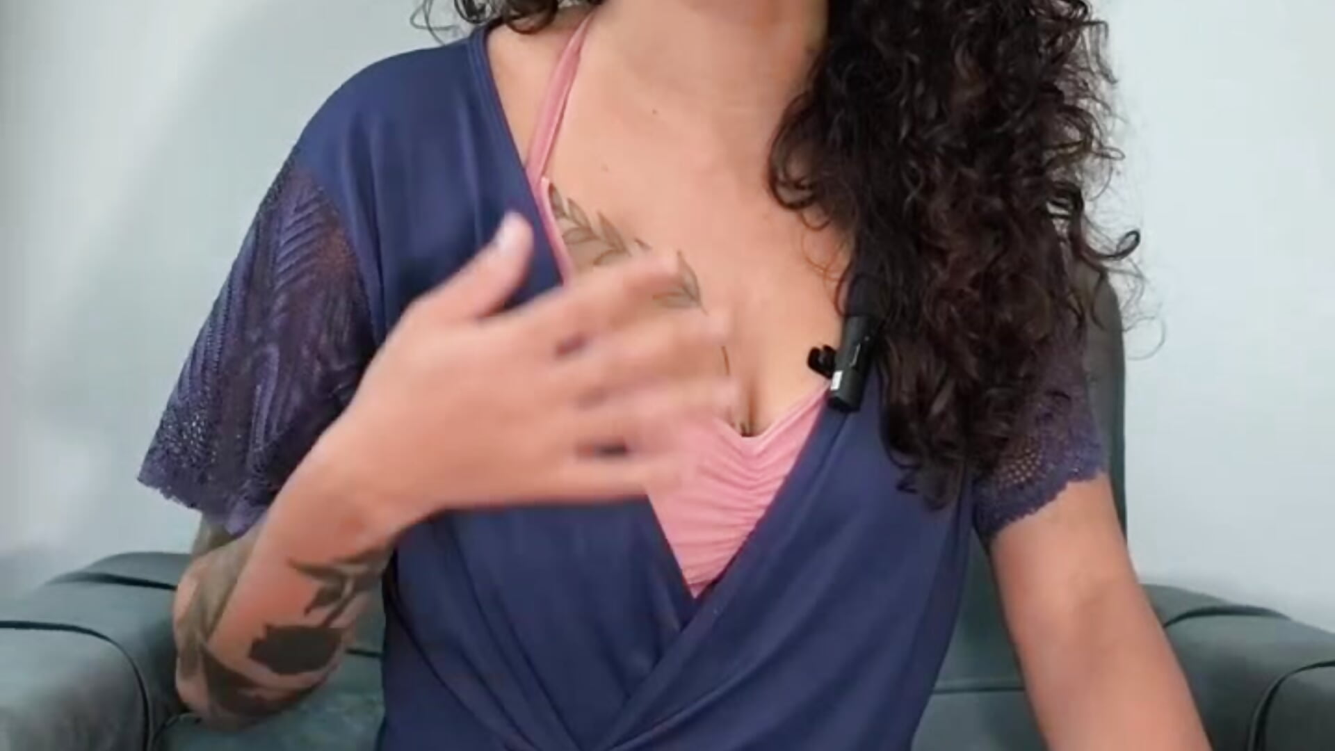 Introducing myself - فيديو من Sally_Diazz موديل الكام