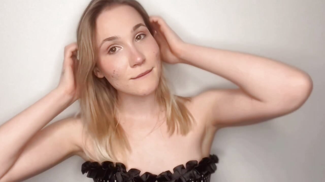 Beauty - vídeo de la modelo de cam ElaraVoltage