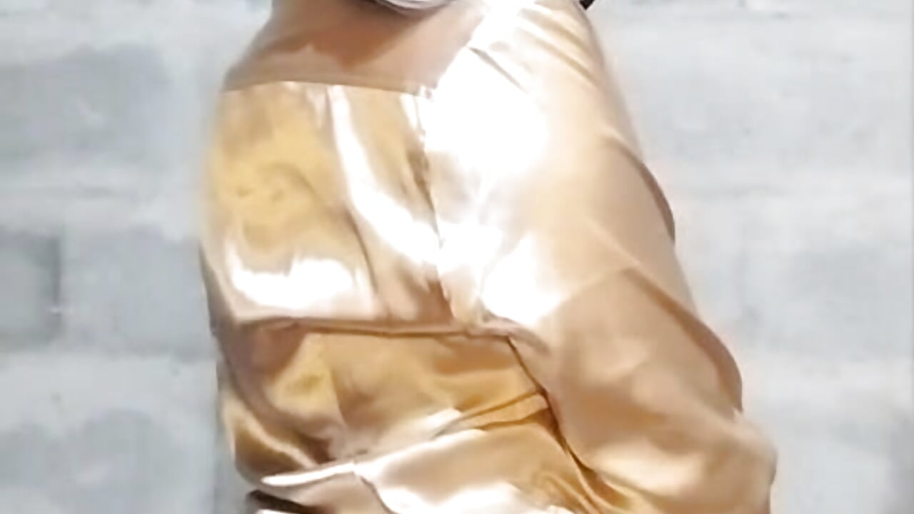 I want to feel you run across my skin - відео від вебкаммоделі Noah_91