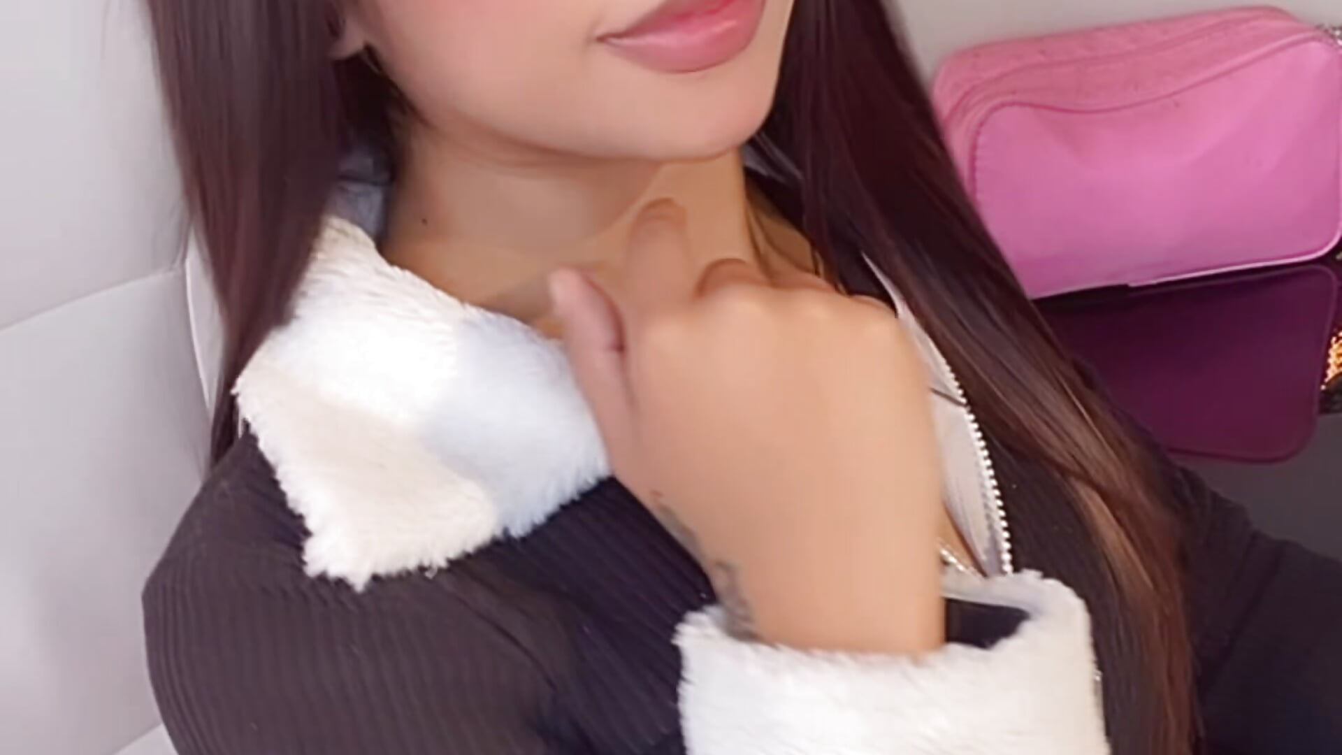 5E1530ED-E117-47DE-8BB2-B1833B40B2BD — filmik chanell_pinkk, modela(-lki) na kamerkach