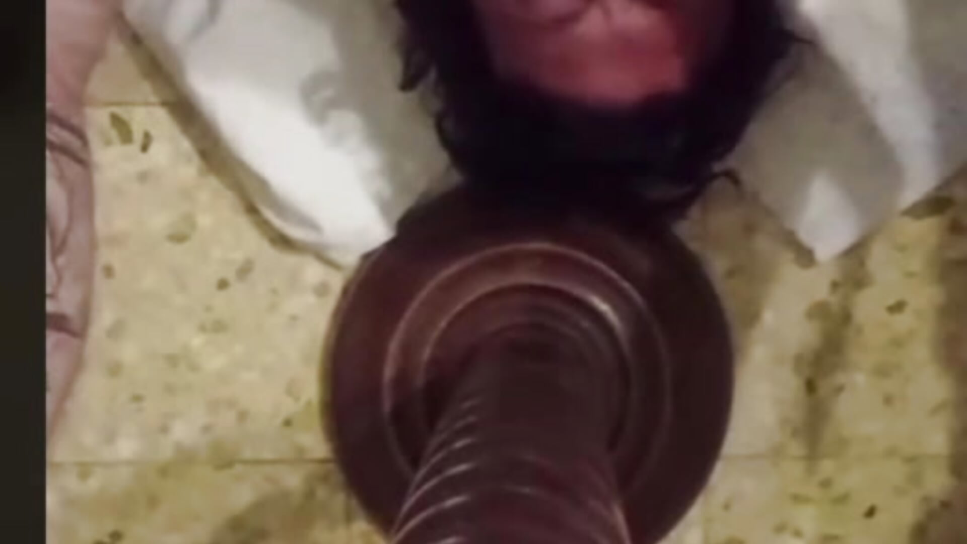 Pissing to my face - video fede89855 kameramallilta