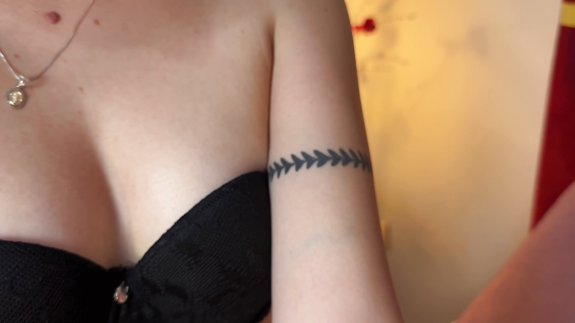 Do you like tattoos? – video od webkamerové modelky MaiaSinclair