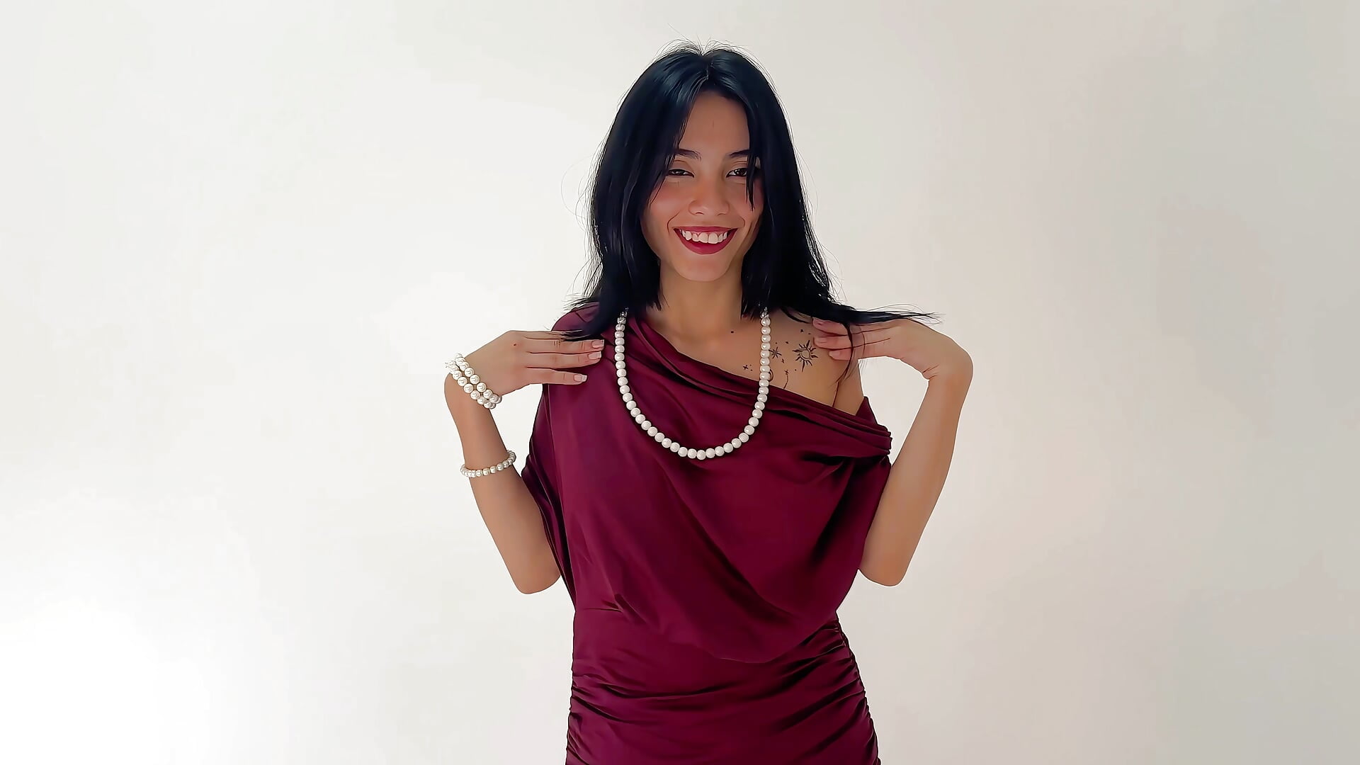 Sexy Moves – видео вебкам-модели ValkaVega