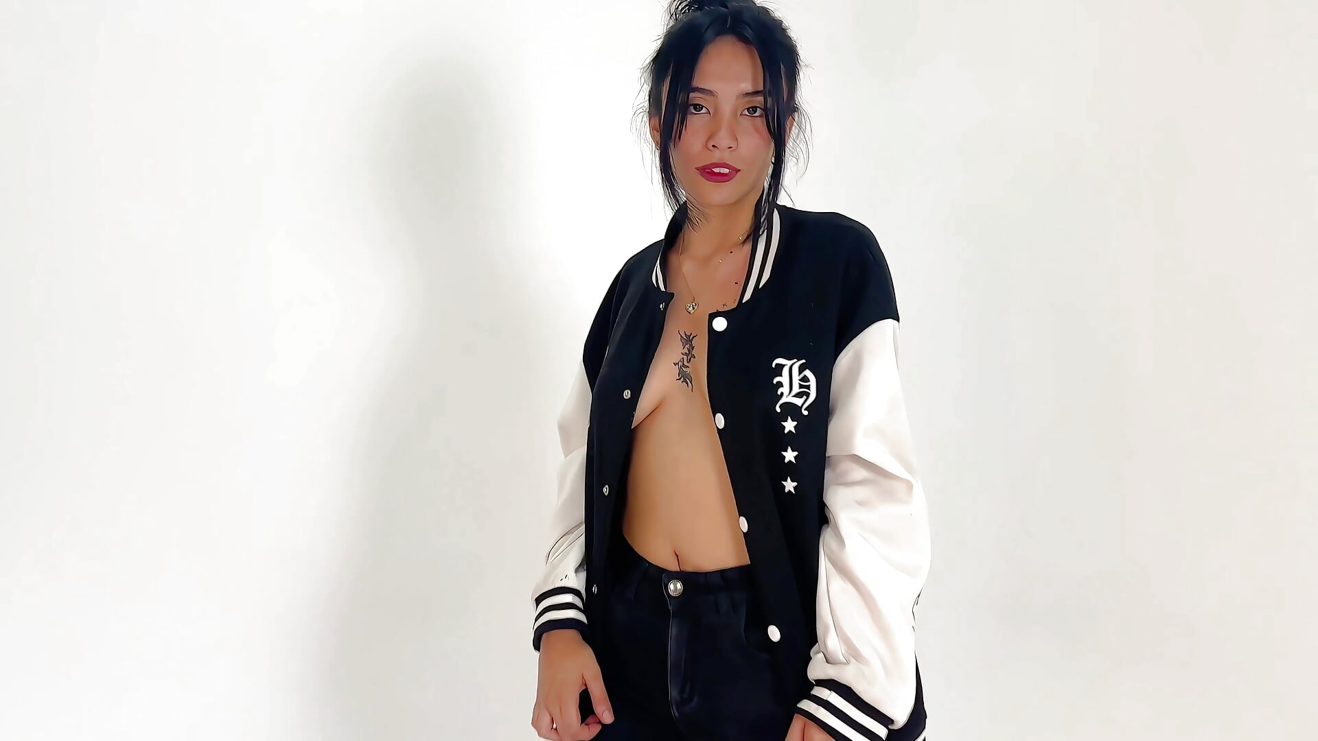 Valka Vega – видео вебкам-модели ValkaVega