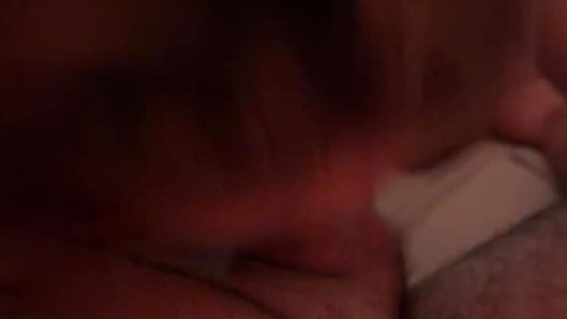 Quick blowy in the middle of the night 🤤 - video by peachessixnine cam model