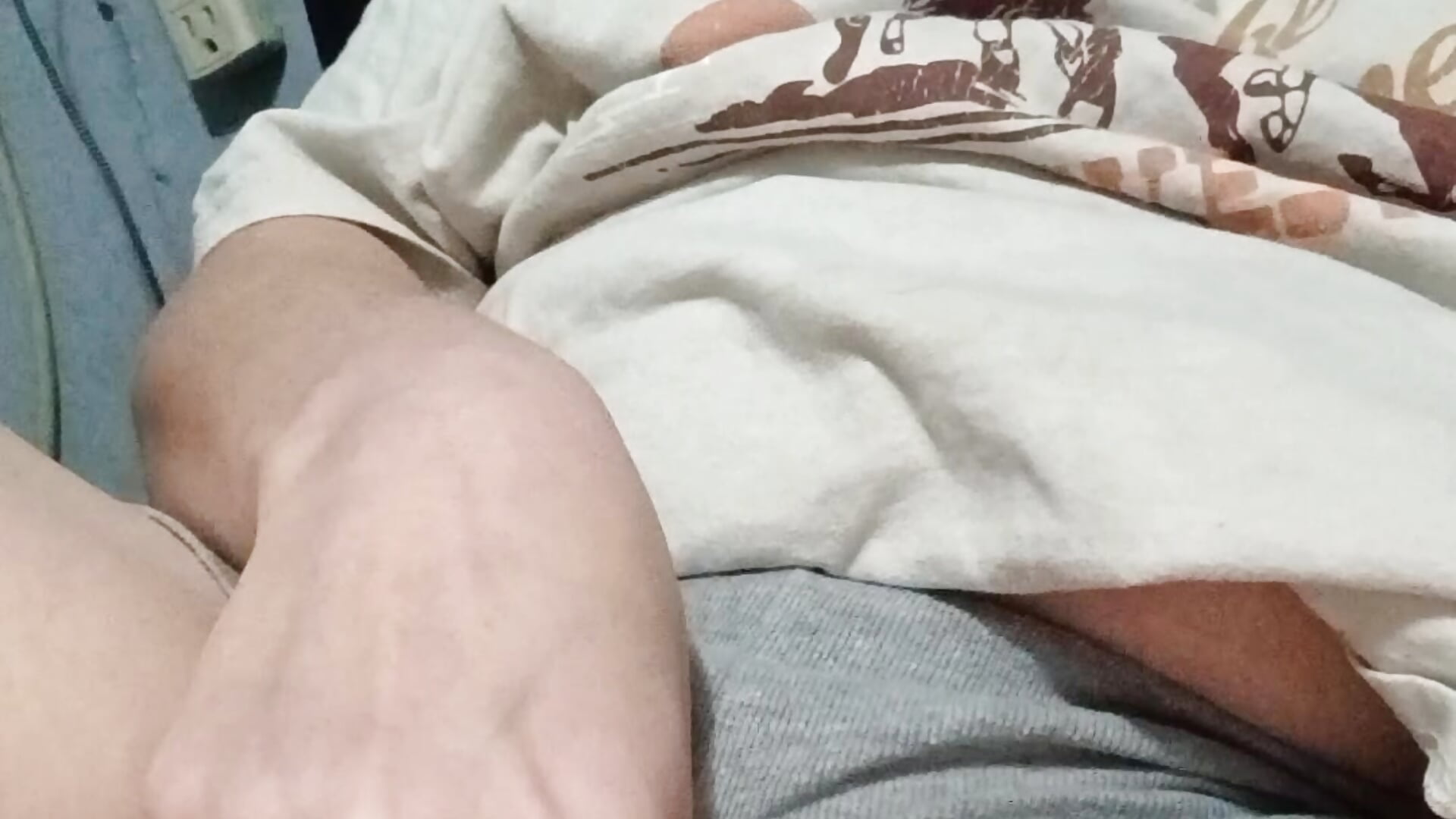 Rubbing it down😝 - video by sexymomma2026 cam model