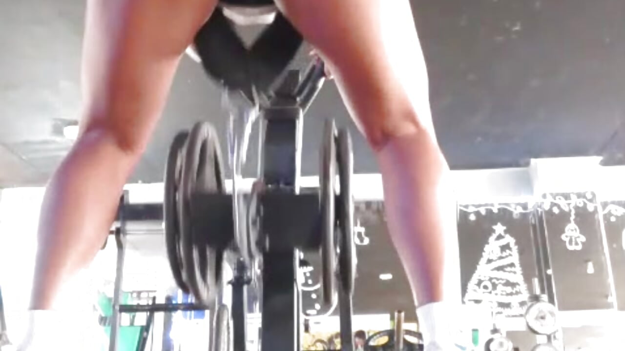 Gym day 💪🔥 - video di EstrellaSmmith modella di cam