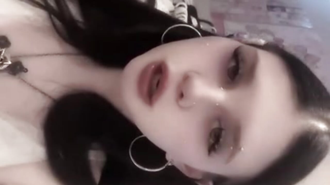 <3 - clip cu pixyecstas model videochat