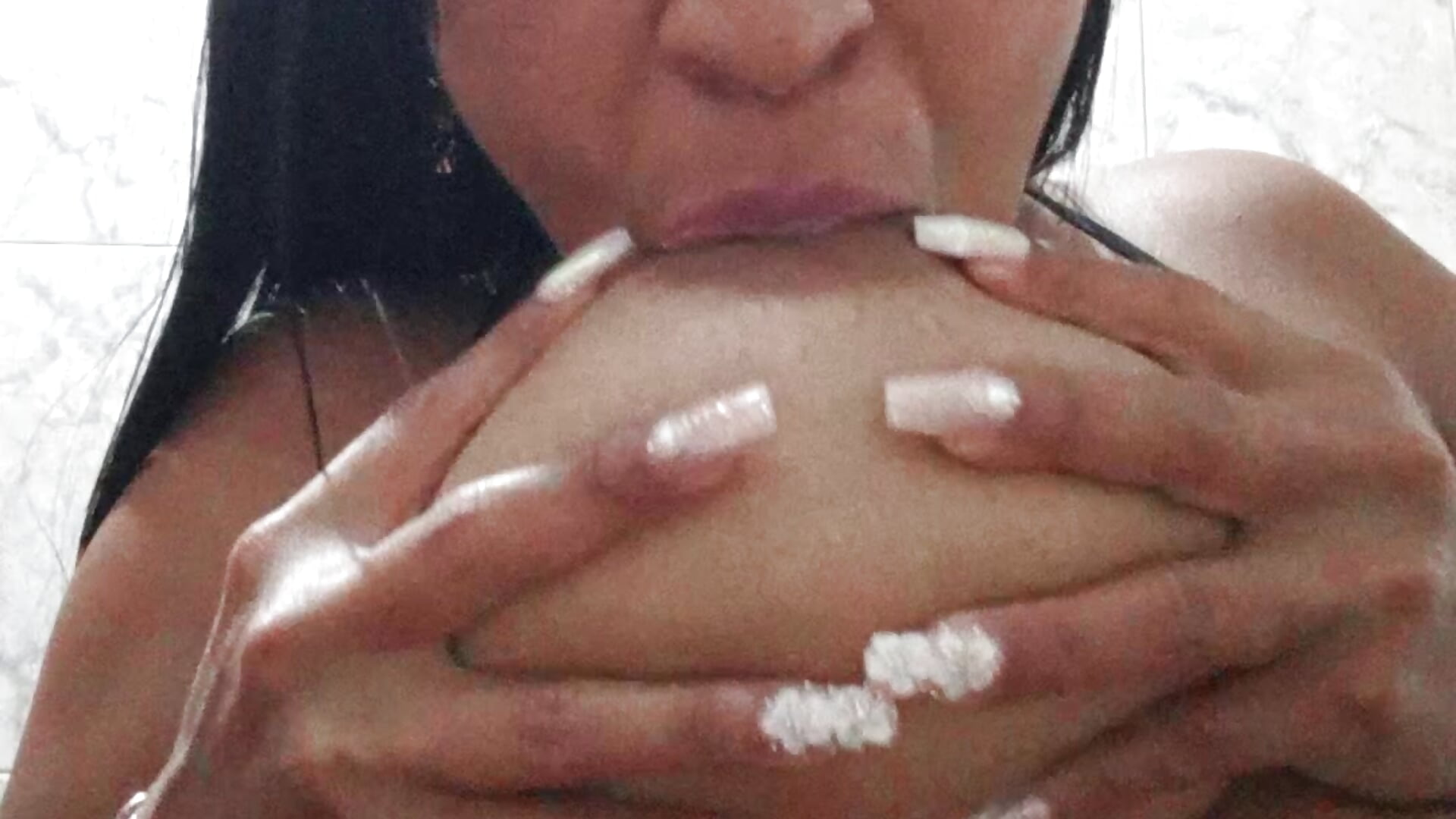 Sucking nipples 🔥🤤