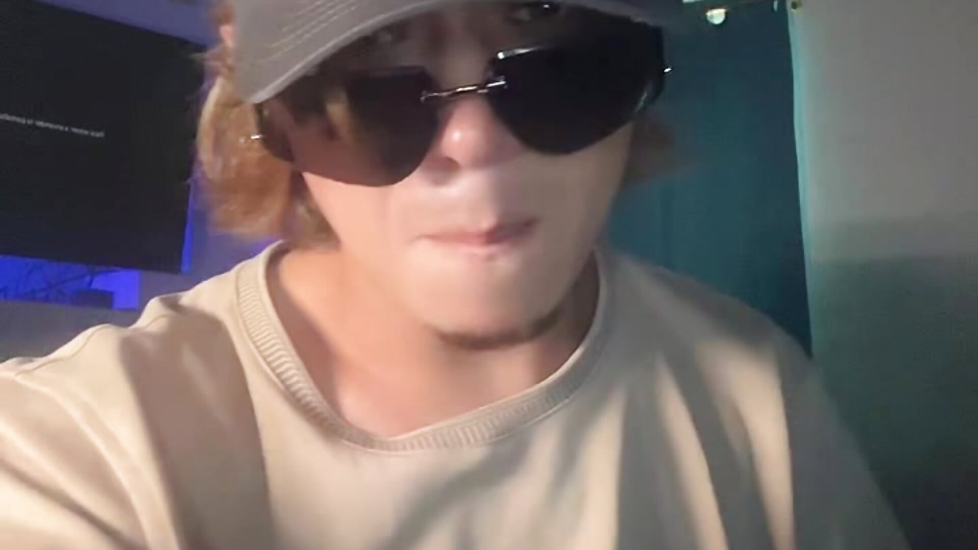 Juicioso en casa 😅 – video af AngelLatinBoy cam-model